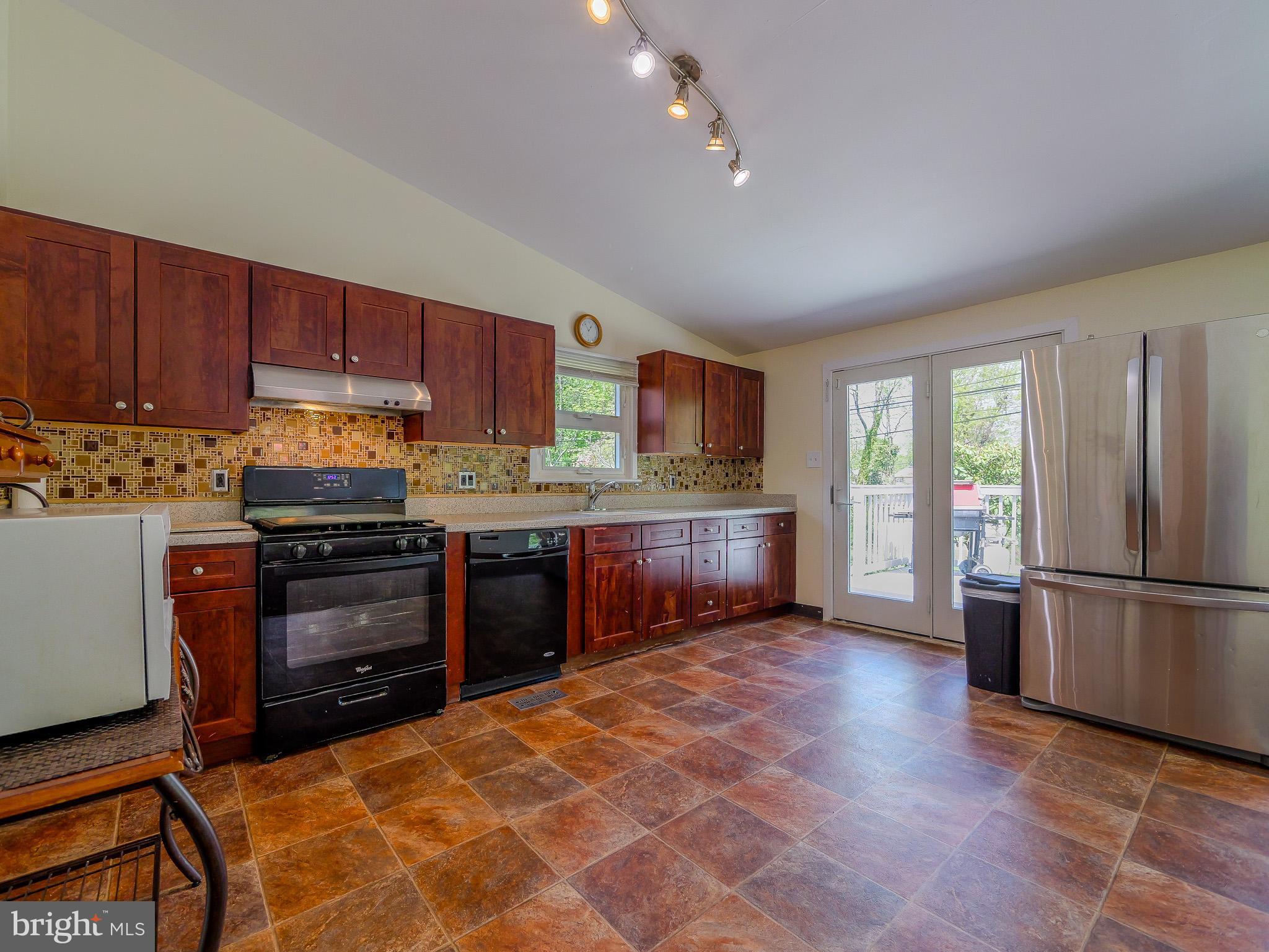 424 Holmes Road Morton, PA 19070 - Photo 15 of 48 Gallery Image 15