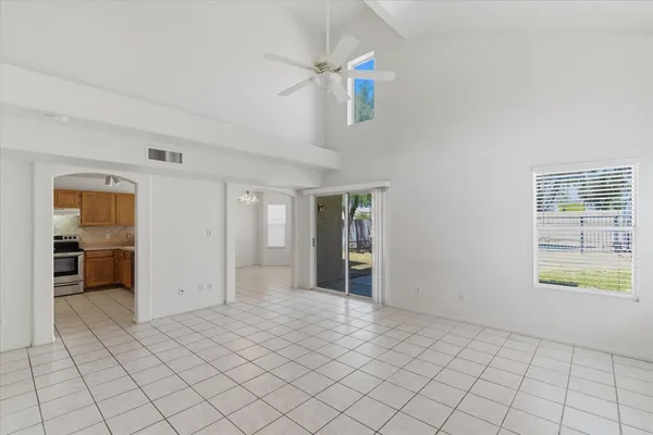 $2,150 | 3142 East Wahalla Lane, Phoenix, AZ 85050