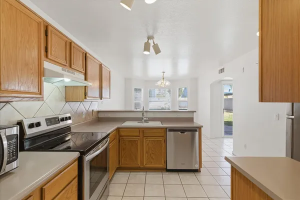 $2,150 | 3142 East Wahalla Lane, Phoenix, AZ 85050