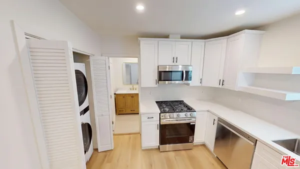 $2,350 | 1305 Waterloo Street, Unit B, Los Angeles, CA 90026