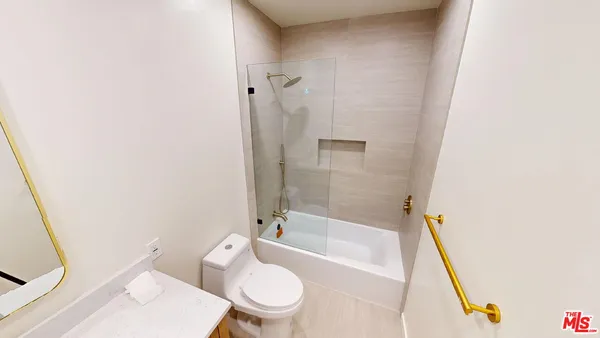 $2,350 | 1305 Waterloo Street, Unit B, Los Angeles, CA 90026
