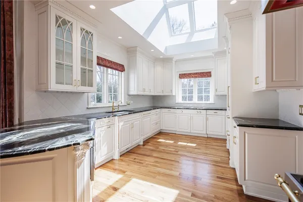 $2,400,000 | 509 Allens Creek Road, Pittsford, NY 14618