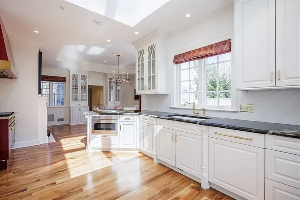 $2,400,000 | 509 Allens Creek Road, Pittsford, NY 14618