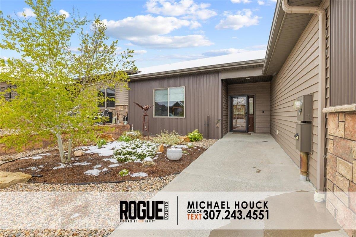 1640 Pinyon Parkway Casper, WY 82609 - Photo 2 of 50