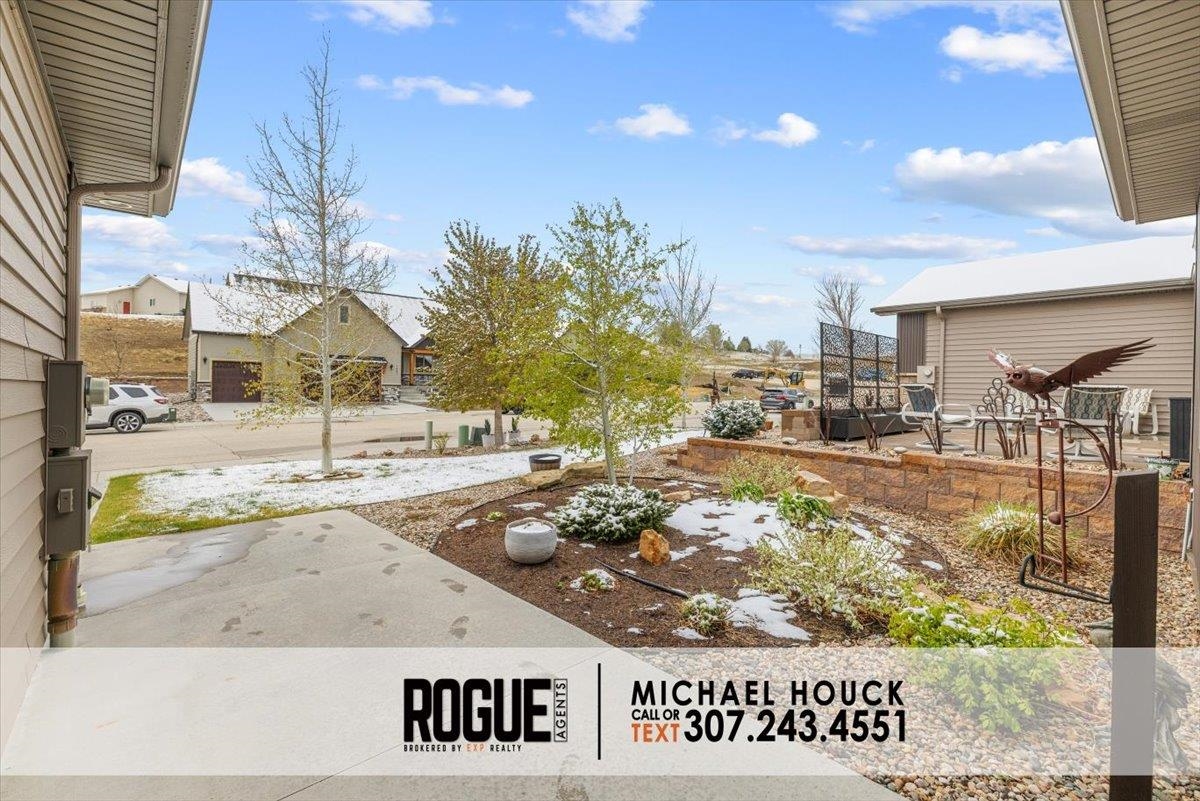 1640 Pinyon Parkway Casper, WY 82609 - Photo 3 of 50