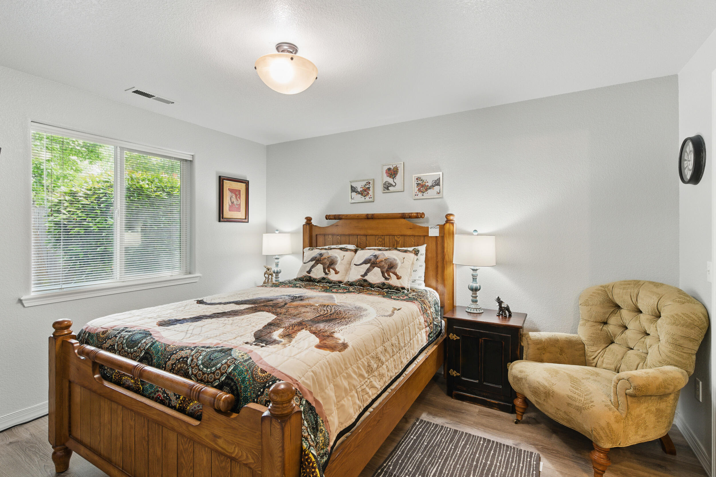 1546 Skyhawk Ridge Medford, OR 97504 - Photo 14 of 36 1548 and 1546 skyhawk ridge, medford-24