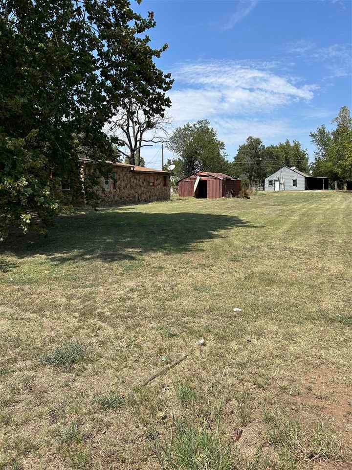 511 East Maple Avenue Perry, OK 73077 - Photo 2 of 2 Gallery Image 2