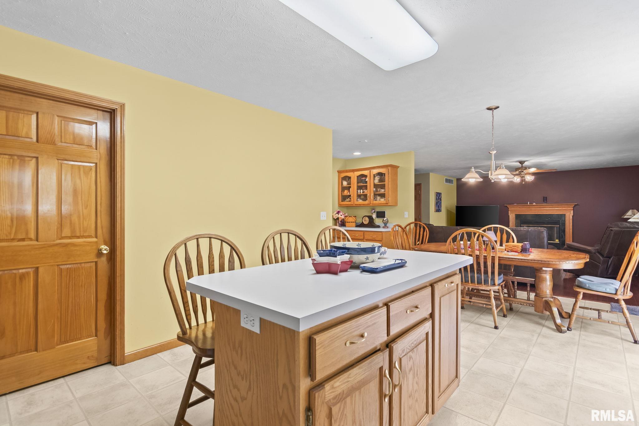 3908 Thackeray Drive Springfield, IL 62711 - Photo 13 of 43
