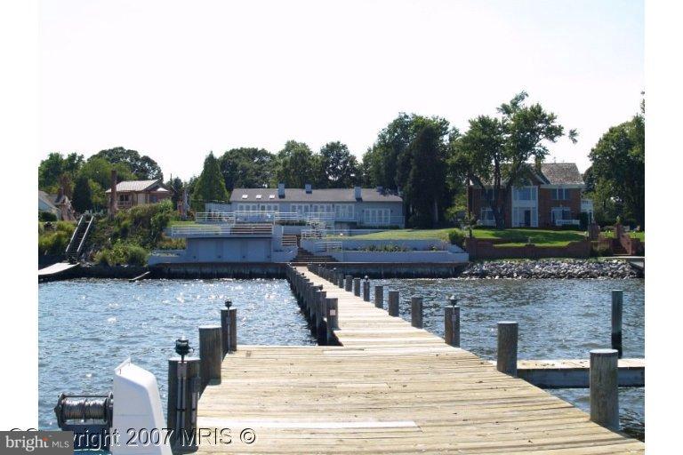 539 Broadwater Road Arnold, MD 21012 - Photo 1 of 20 Exterior (Main)