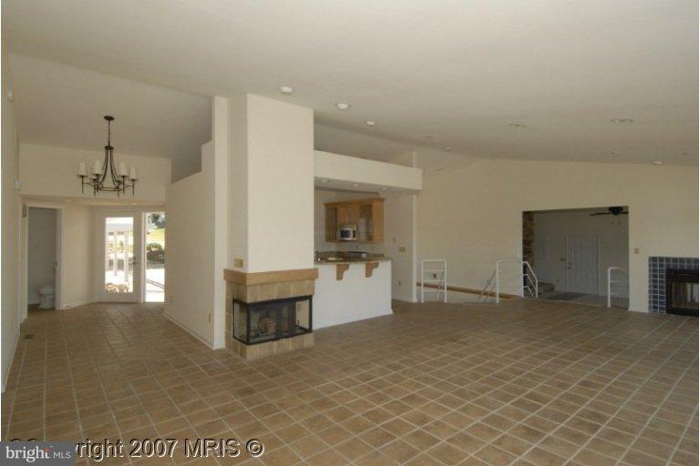 539 Broadwater Road Arnold, MD 21012 - Photo 14 of 20 Living Room