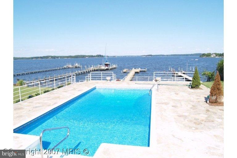 539 Broadwater Road Arnold, MD 21012 - Photo 3 of 20 Swimming Pool