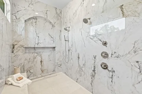 $2,039,000 | 1414 Chamboard Lane, Houston, TX 77018