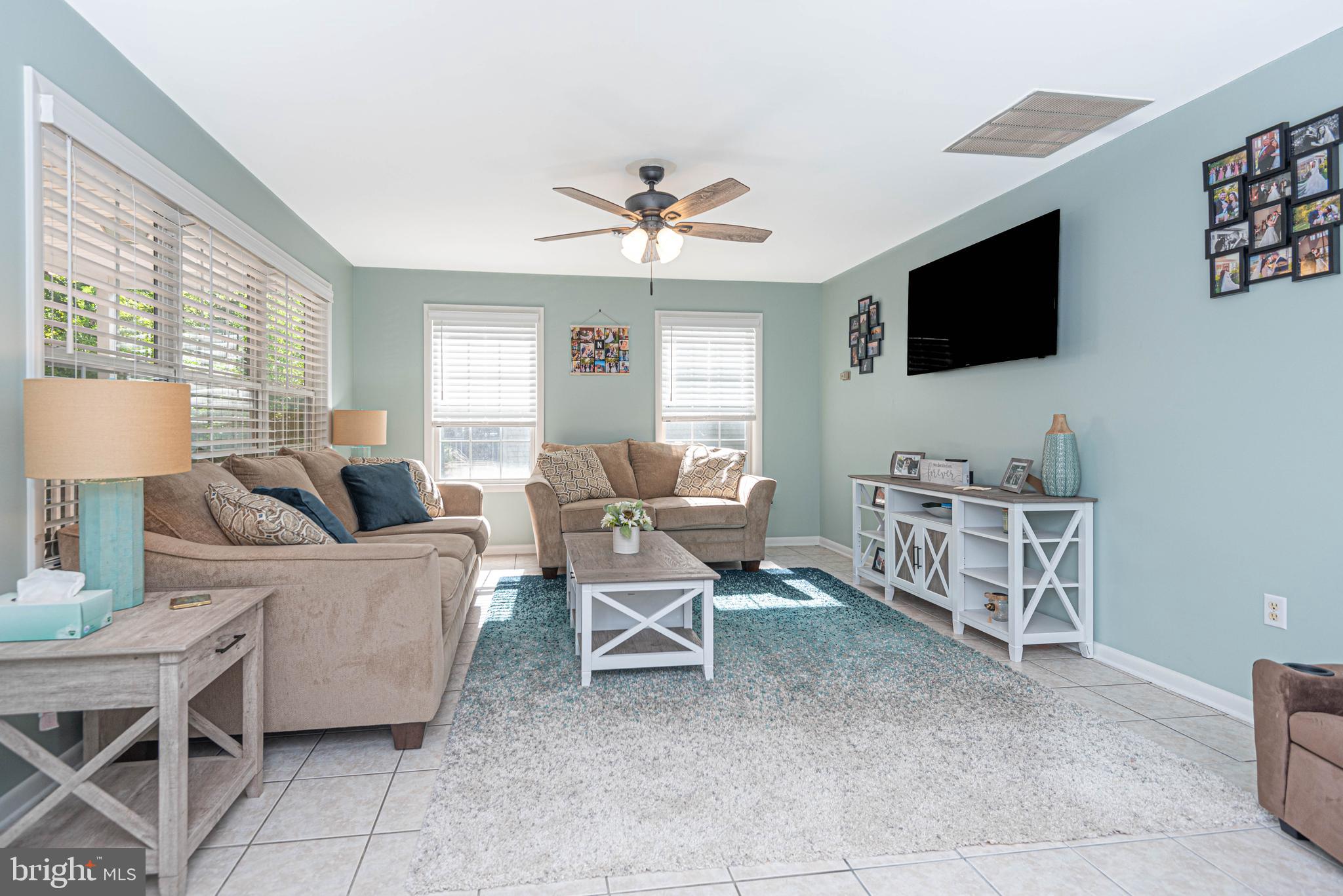 89 Sandyhook Road Ocean Pines, MD 21811 - Photo 6 of 53 living room