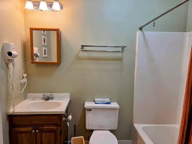 $1,400 | 36 Lodge Road, Unit A301, Lincoln, NH 03251