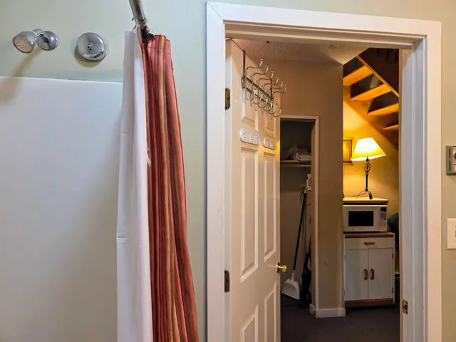 $1,400 | 36 Lodge Road, Unit A301, Lincoln, NH 03251