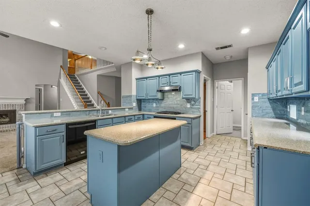 $412,900 | 2004 Melissa Diane Street, Mansfield, TX 76063