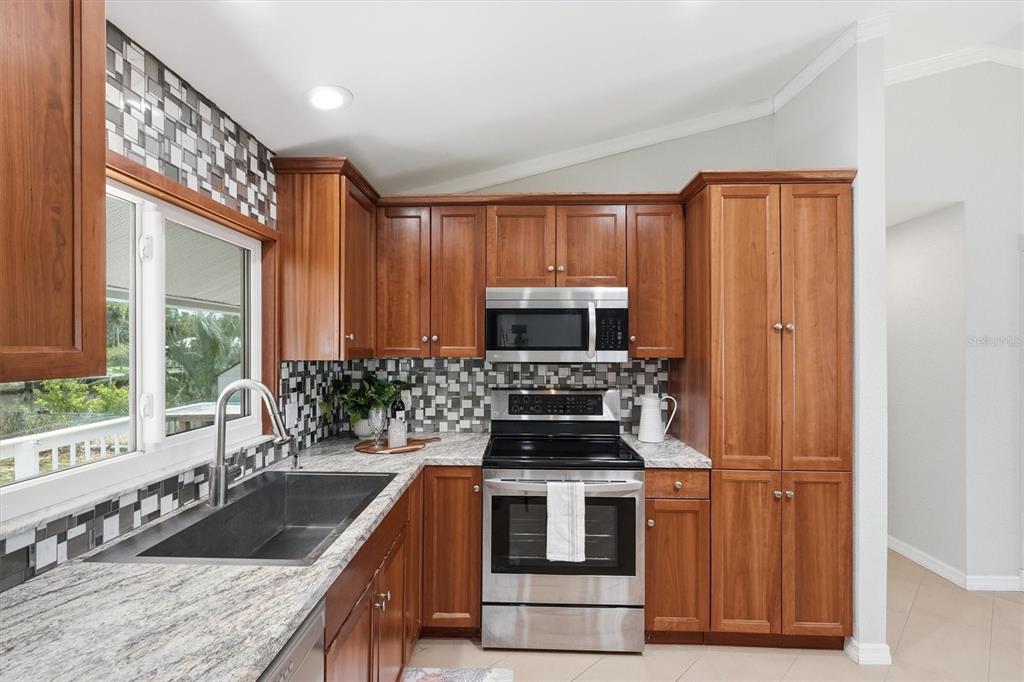 5947 South Shadytree Path Homosassa, FL 34448 - Photo 12 of 52