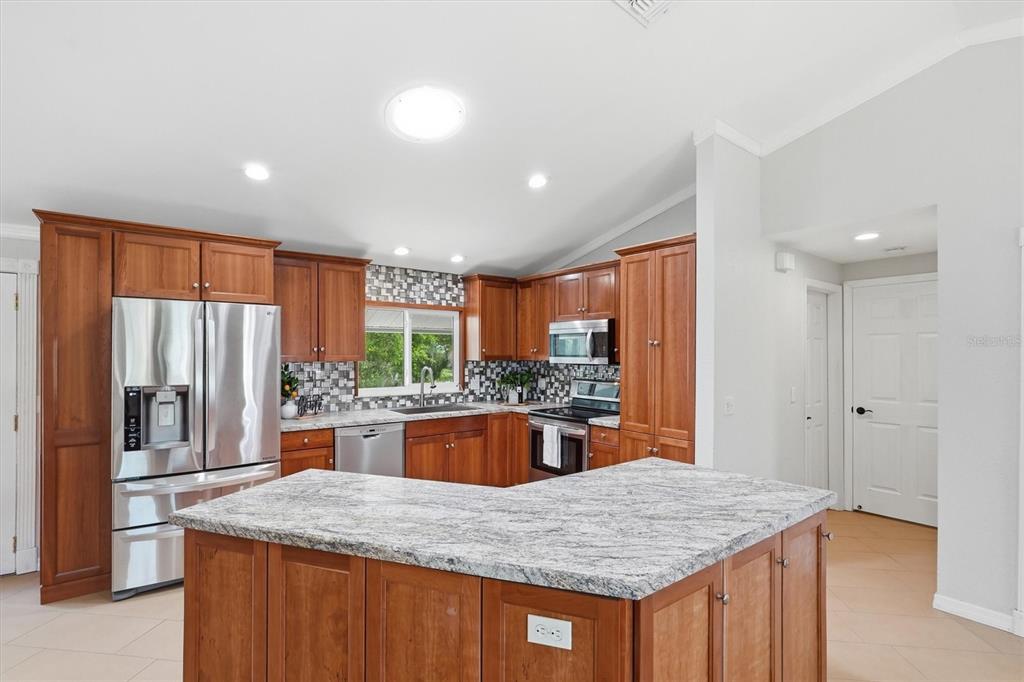 5947 South Shadytree Path Homosassa, FL 34448 - Photo 13 of 52