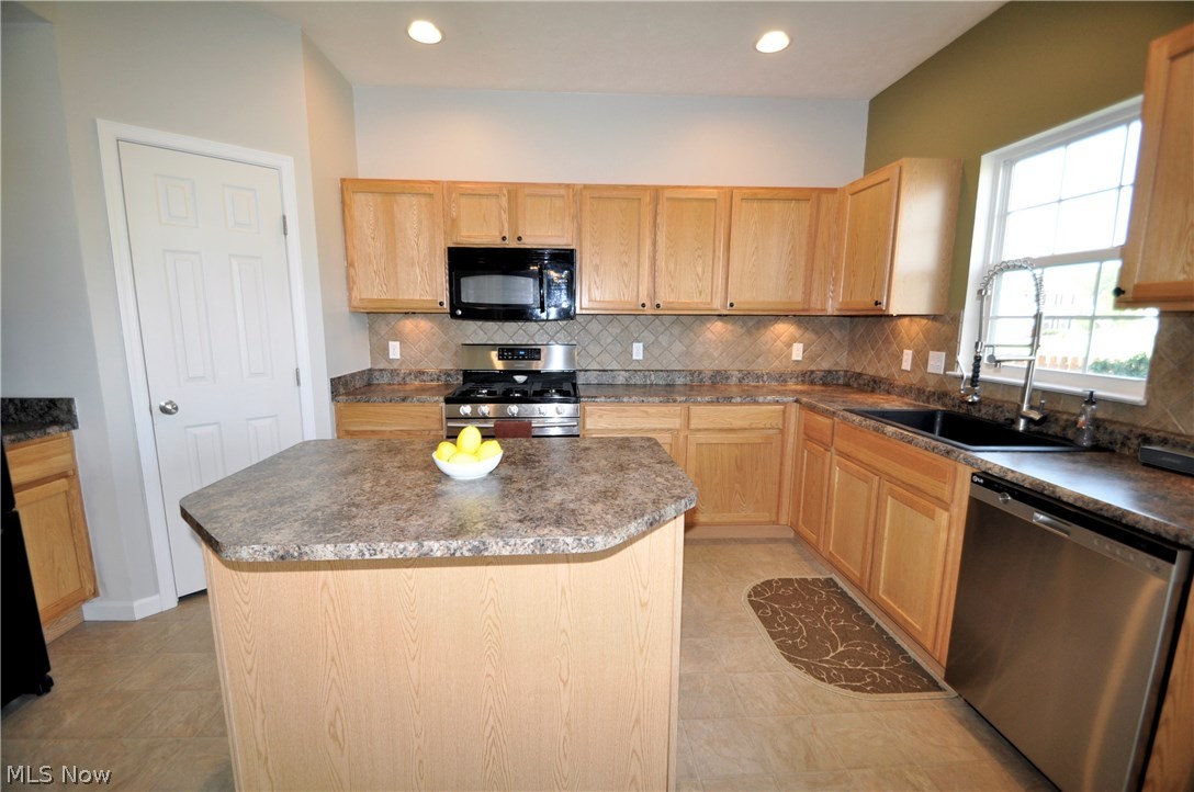 6272 Greenview Trail North Ridgeville, OH 44039 - Photo 9 of 31
