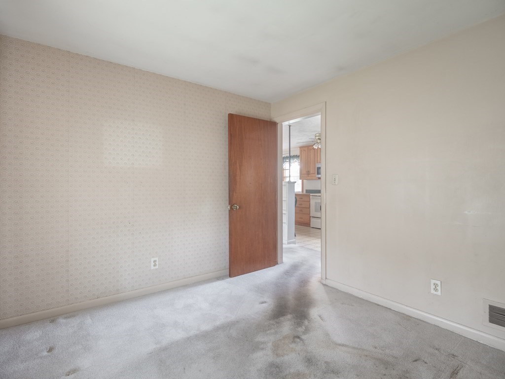8 Walsh Road Holbrook, MA 02343 - Photo 18 of 41