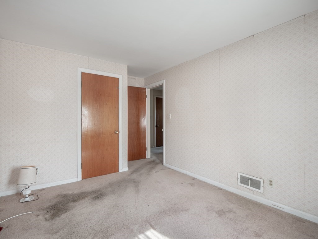 8 Walsh Road Holbrook, MA 02343 - Photo 23 of 41