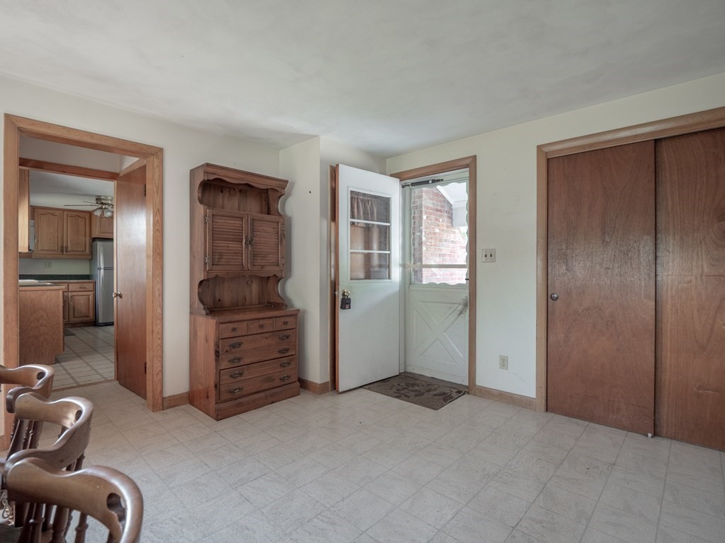 8 Walsh Road Holbrook, MA 02343 - Photo 4 of 41