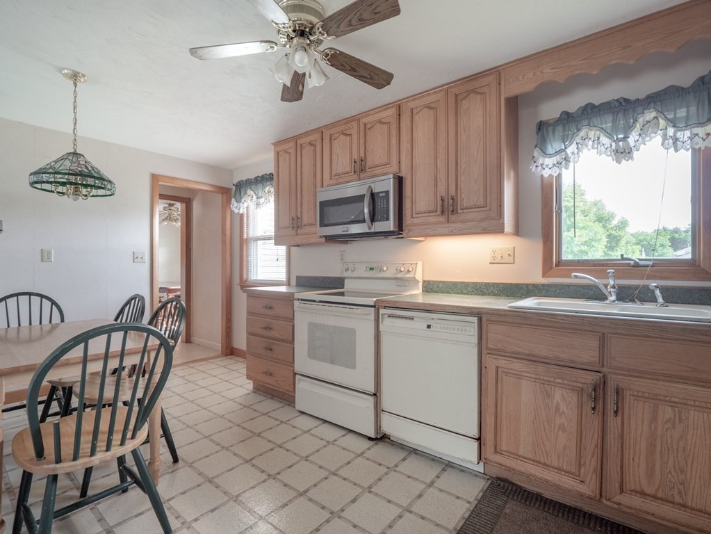 8 Walsh Road Holbrook, MA 02343 - Photo 10 of 41