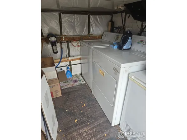 a view of utility room