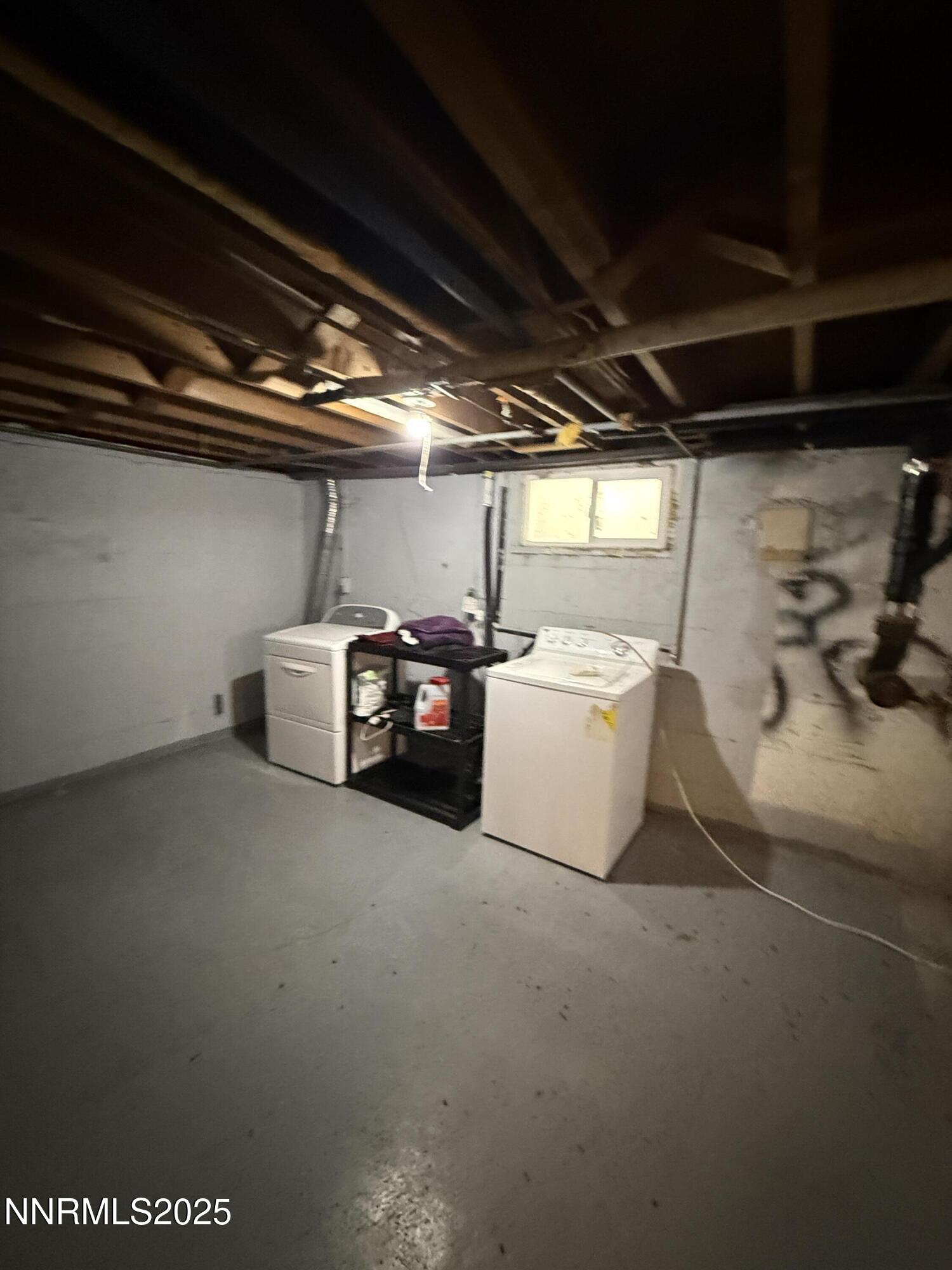 1170 Forest Street Reno, NV 89509 - Photo 18 of 32 a utility room with dryer and washer