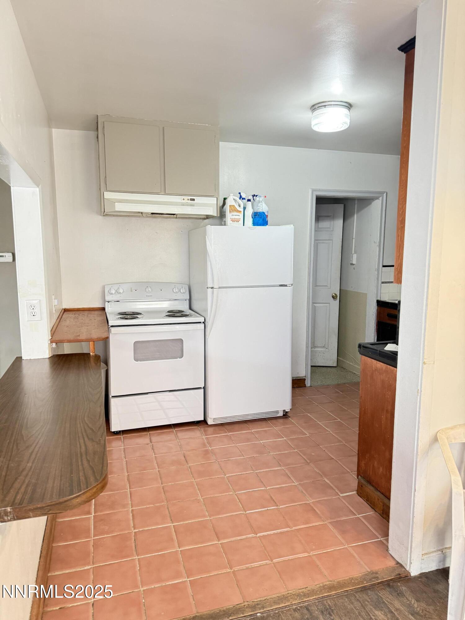 1170 Forest Street Reno, NV 89509 - Photo 6 of 32 a utility room with washer and dryer