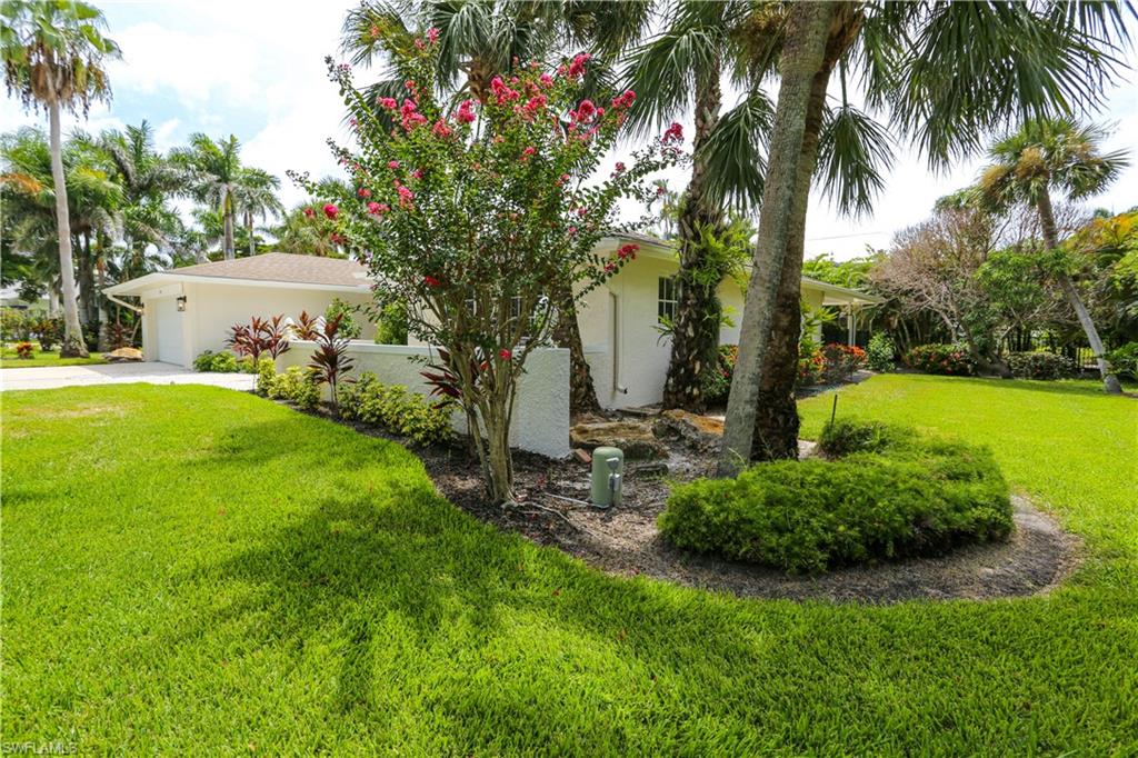 2901 Crayton Road Naples, FL 34103 - Photo 20 of 50