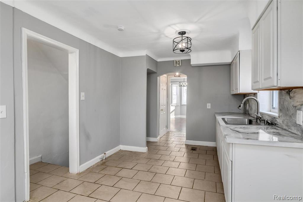 4537 Harvard Road Detroit, MI 48224 - Photo 5 of 26