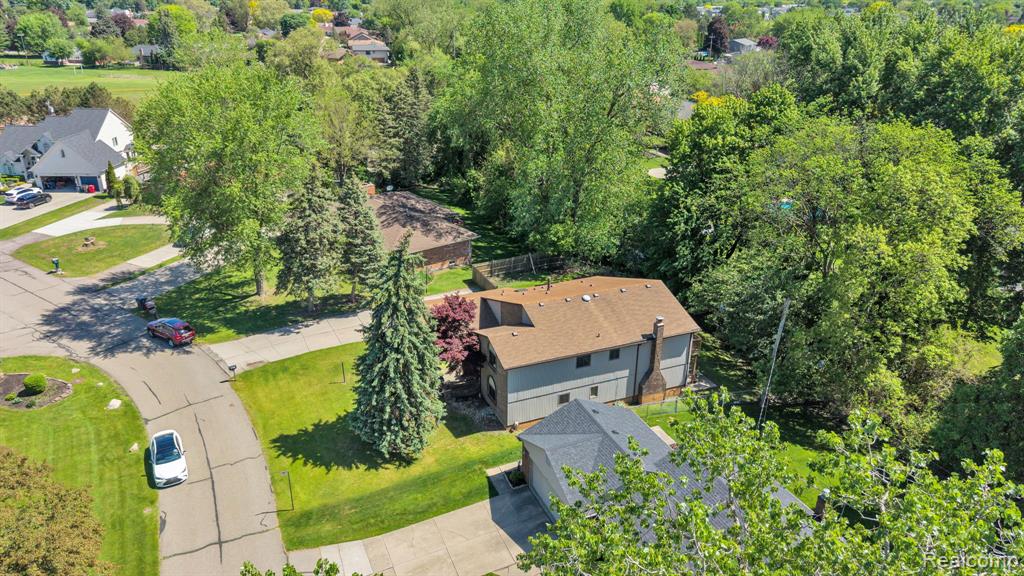 18823 Millar Road Clinton Township, MI 48036 - Photo 4 of 37