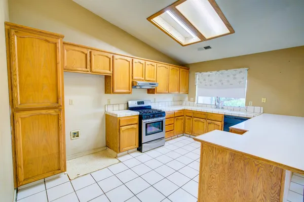 $320,000 | 2326 Santos Street, Dos Palos, CA 93620