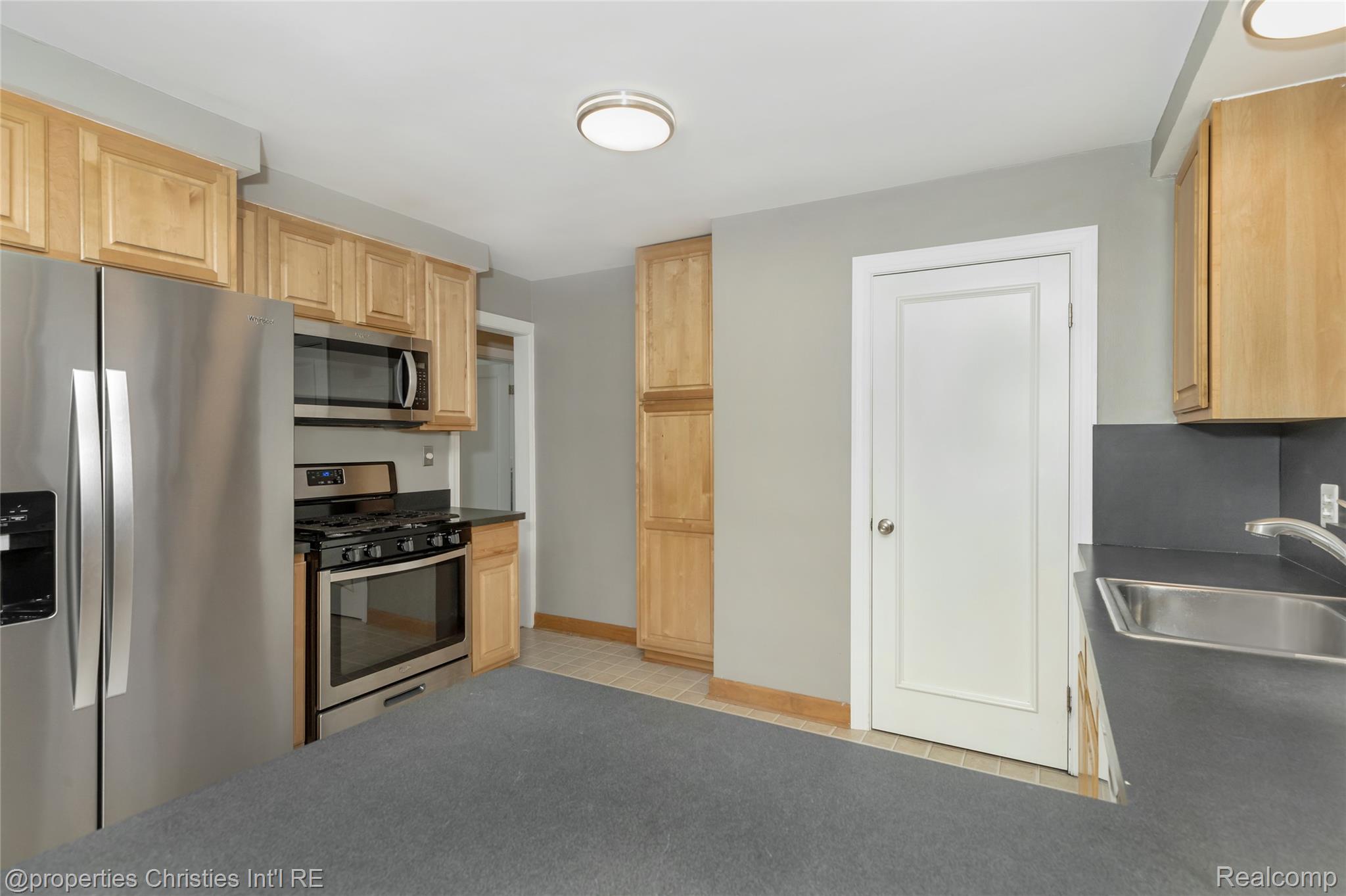 114 East Webster Road Royal Oak, MI 48073 - Photo 9 of 41 Webster-8.jpg