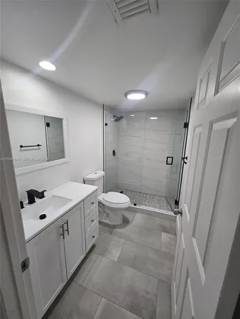 $2,100 | 3500 Whitehall Drive, Unit 104, West Palm Beach, FL 33401