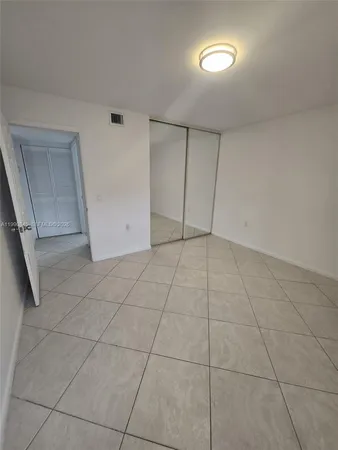 $2,100 | 3500 Whitehall Drive, Unit 104, West Palm Beach, FL 33401