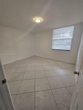 $2,100 | 3500 Whitehall Drive, Unit 104, West Palm Beach, FL 33401