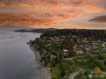 $1,790,000 | 10879 Bill Point Circle Northeast, Bainbridge Island, WA 98110