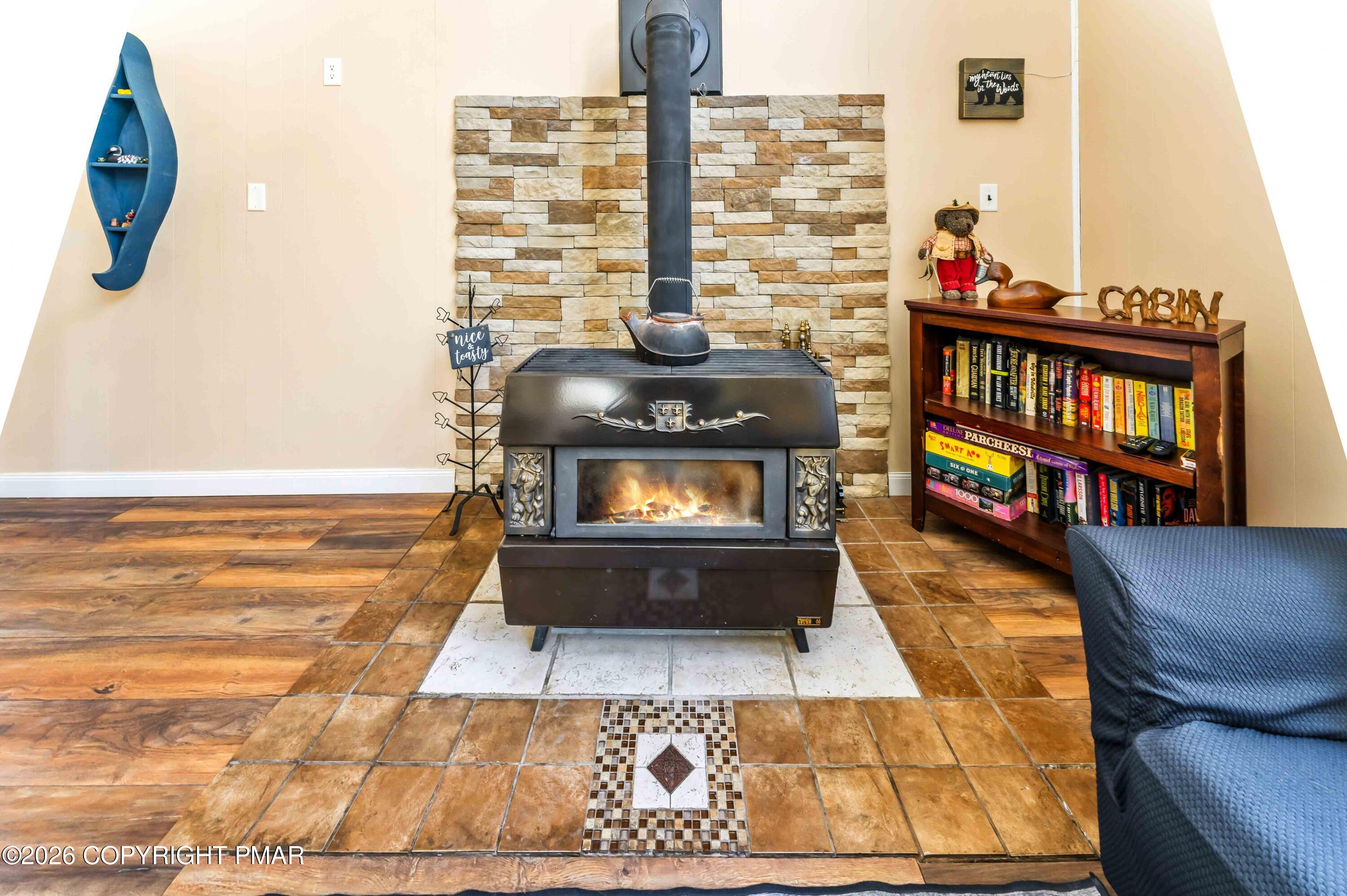 102 King Arthur Road Pocono Lake, PA 18347 - Photo 19 of 59 102 King Arthur Road, Pocono Lake, PA-27