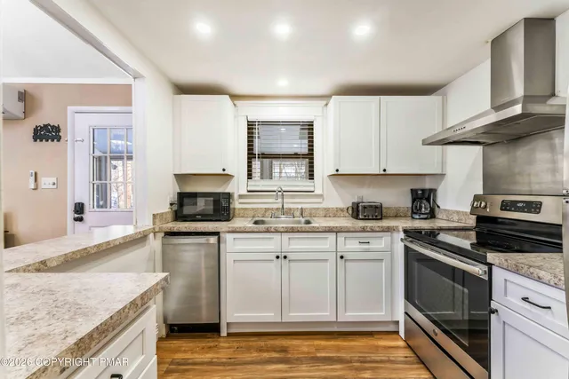 $321,300 | 102 King Arthur Road, Pocono Lake, PA 18347