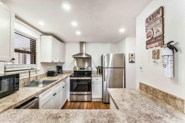 $321,300 | 102 King Arthur Road, Pocono Lake, PA 18347