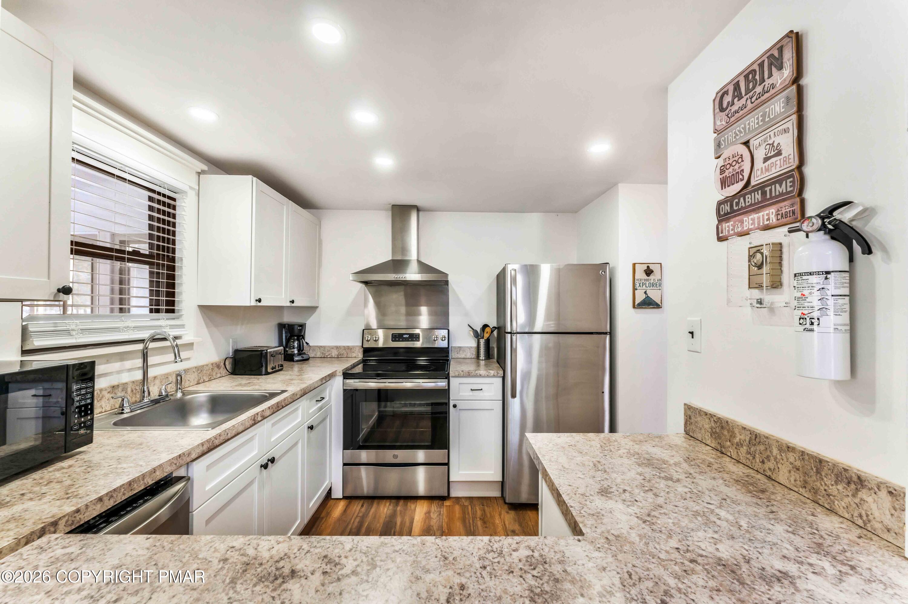 102 King Arthur Road Pocono Lake, PA 18347 - Photo 22 of 59 102 King Arthur Road, Pocono Lake, PA-30