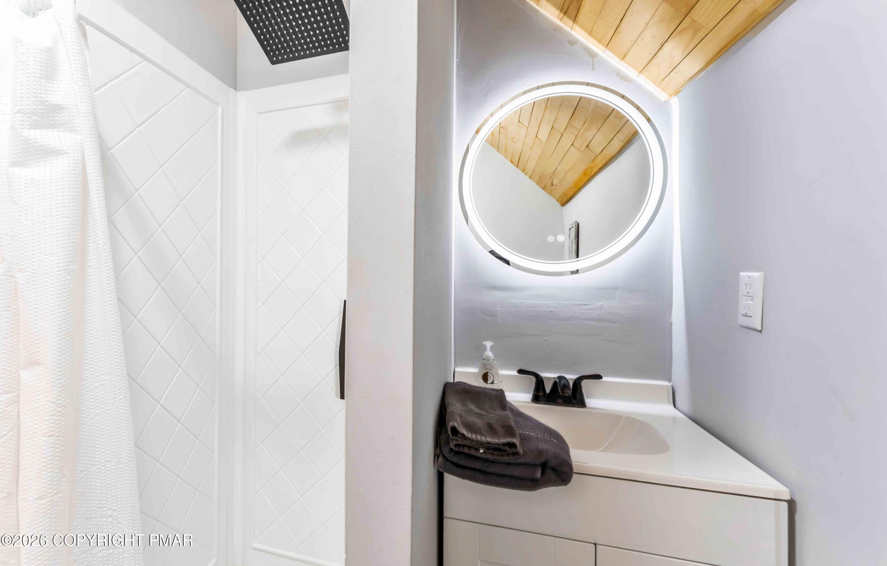 102 King Arthur Road Pocono Lake, PA 18347 - Photo 39 of 59 102 King Arthur Road, Pocono Lake, PA-47