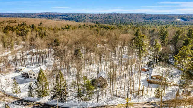 $321,300 | 102 King Arthur Road, Pocono Lake, PA 18347