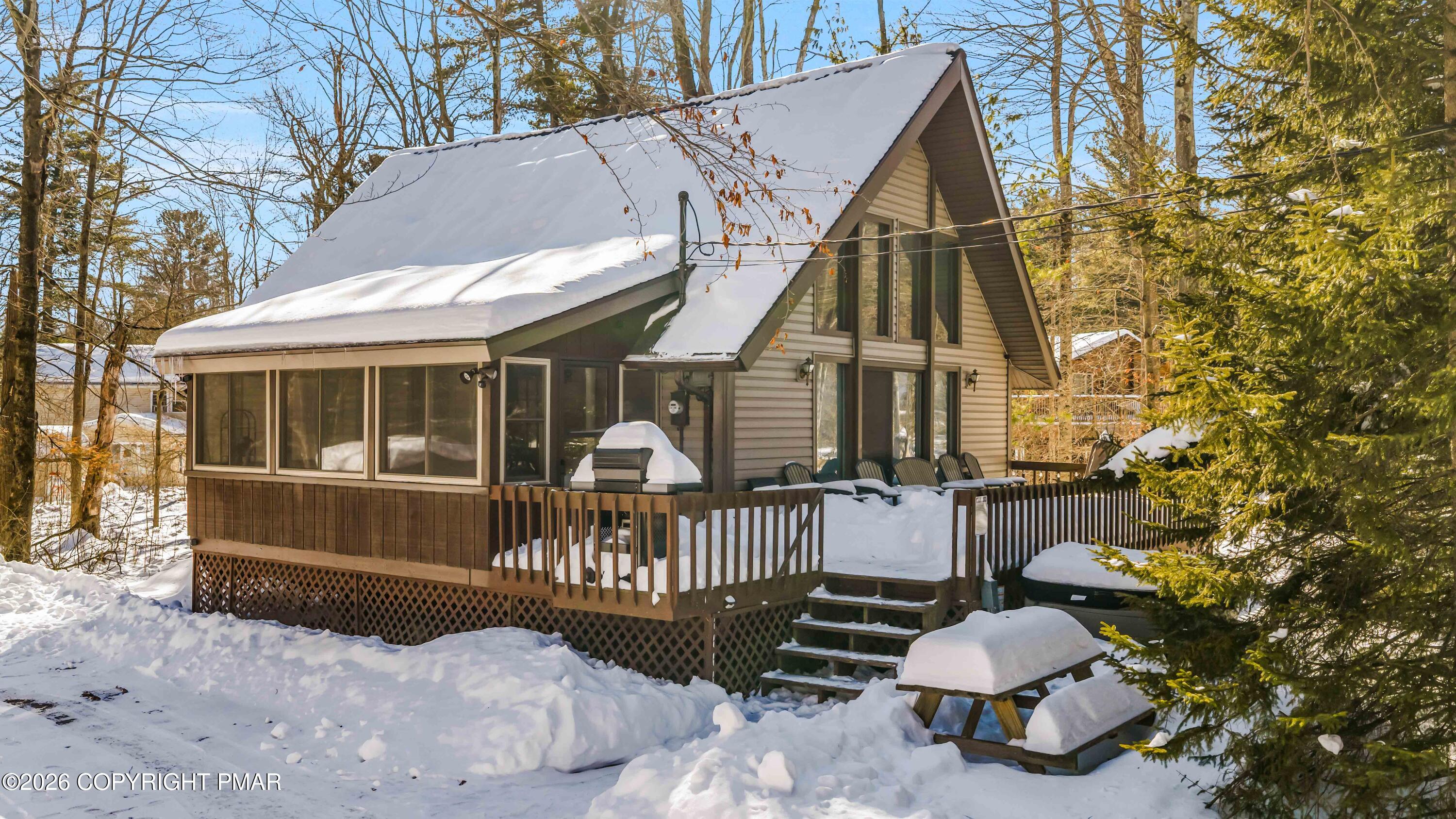 102 King Arthur Road Pocono Lake, PA 18347 - Photo 5 of 59 102 King Arthur Road, Pocono Lake, PA-03