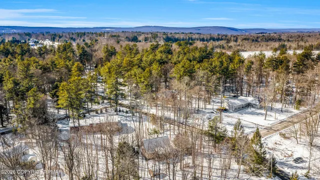 $321,300 | 102 King Arthur Road, Pocono Lake, PA 18347