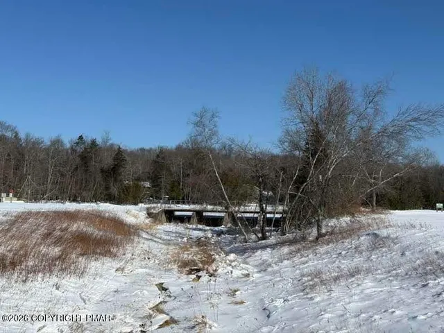 $321,300 | 102 King Arthur Road, Pocono Lake, PA 18347