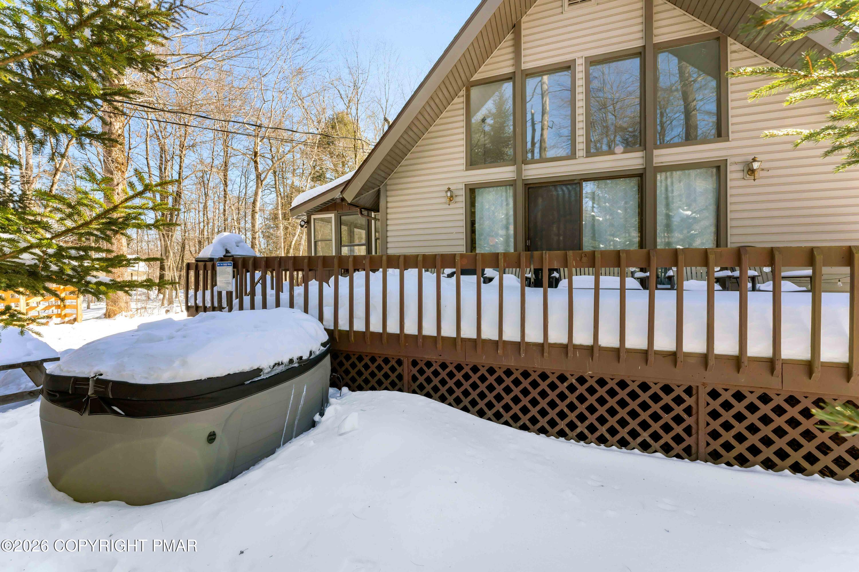 102 King Arthur Road Pocono Lake, PA 18347 - Photo 6 of 59 102 King Arthur Road, Pocono Lake, PA-05