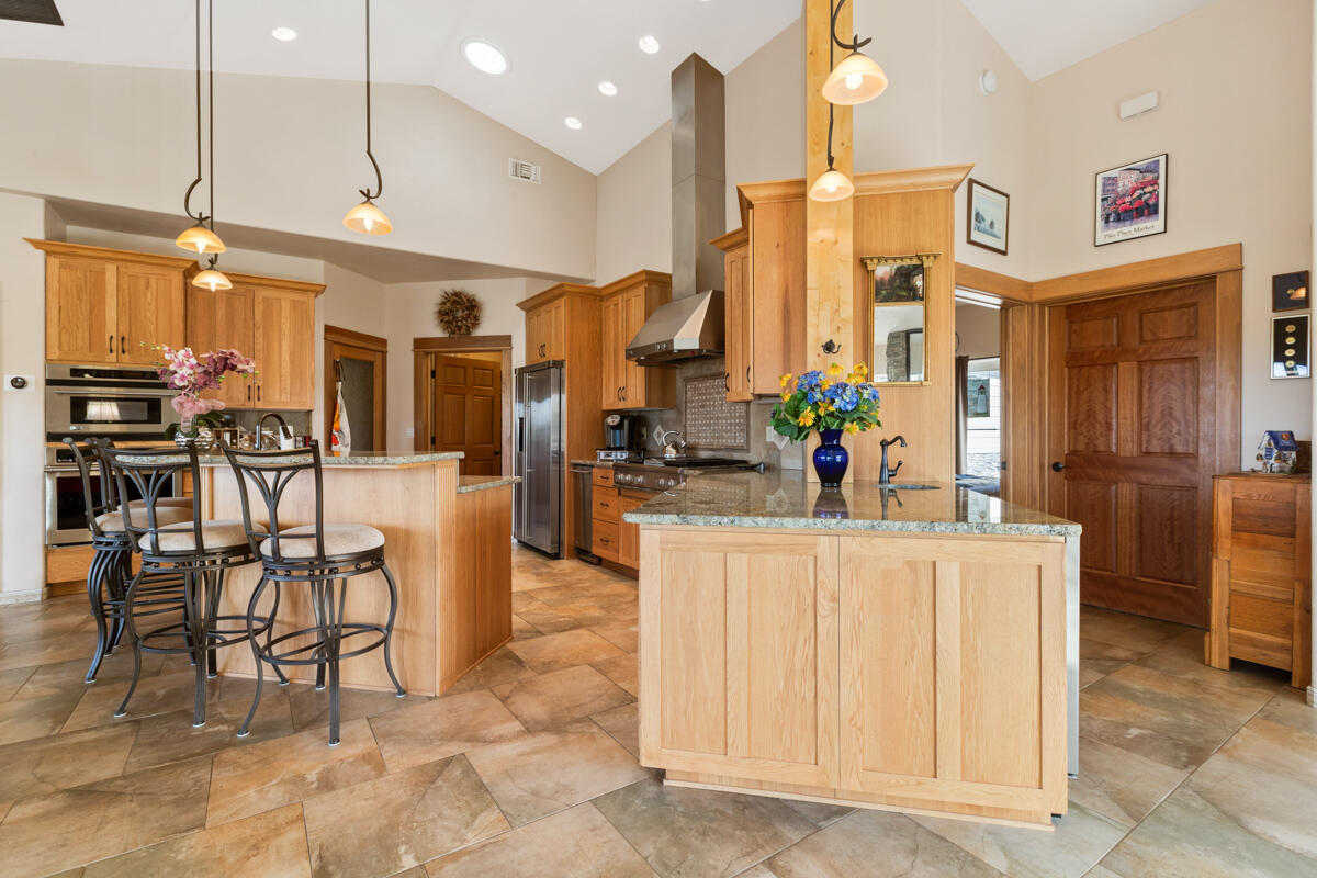 22143 Rickard Road Bend, OR 97702 - Photo 4 of 49 20220315-IMGL7968AROUNDTHEBENDREALESTATE